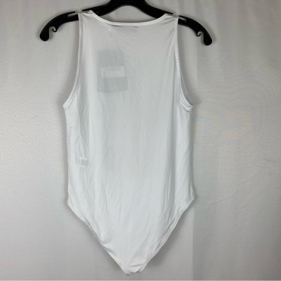 NWT Pretty Little Thing Space Jam Printed Racer Bodysuit - Picture 8 of 10